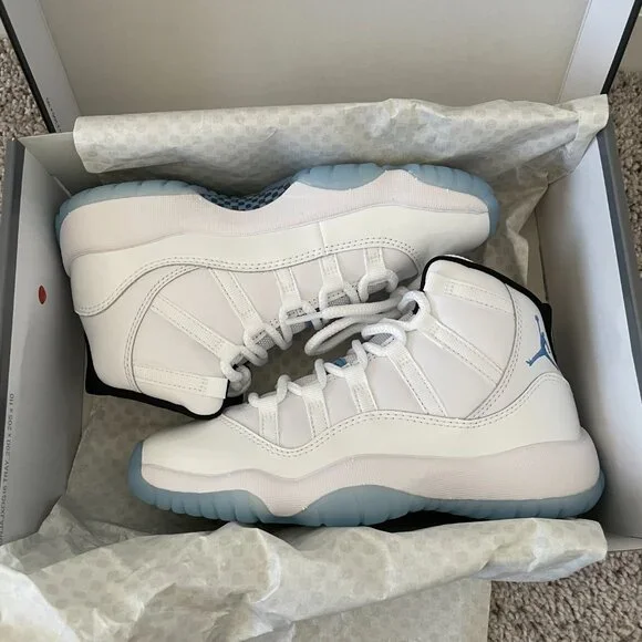 Air Jordan 11 Retro "Legend Blue" Size 4Y - Picture 6 of 7